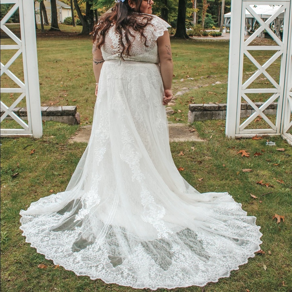 David’s Bridal Plus Size Wedding Dress